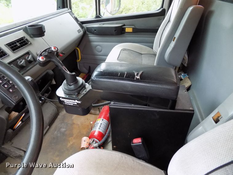 image for item DD6129 2001 Freightliner FL80  spreader truck