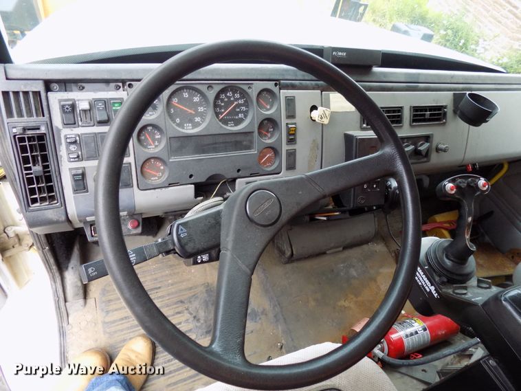 image for item DD6129 2001 Freightliner FL80  spreader truck