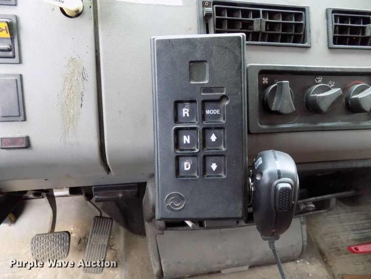 image for item DD6129 2001 Freightliner FL80  spreader truck