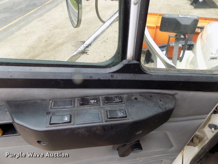 image for item DD6129 2001 Freightliner FL80  spreader truck