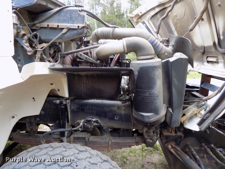 image for item DD6129 2001 Freightliner FL80  spreader truck