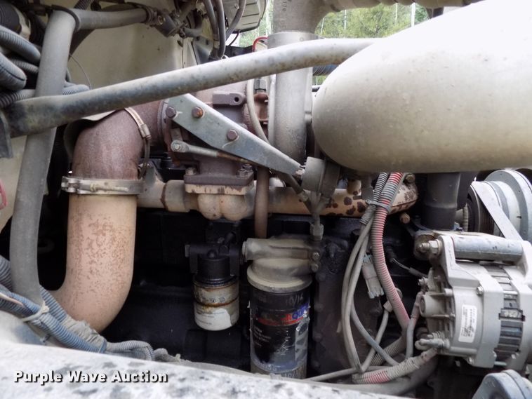 image for item DD6129 2001 Freightliner FL80  spreader truck