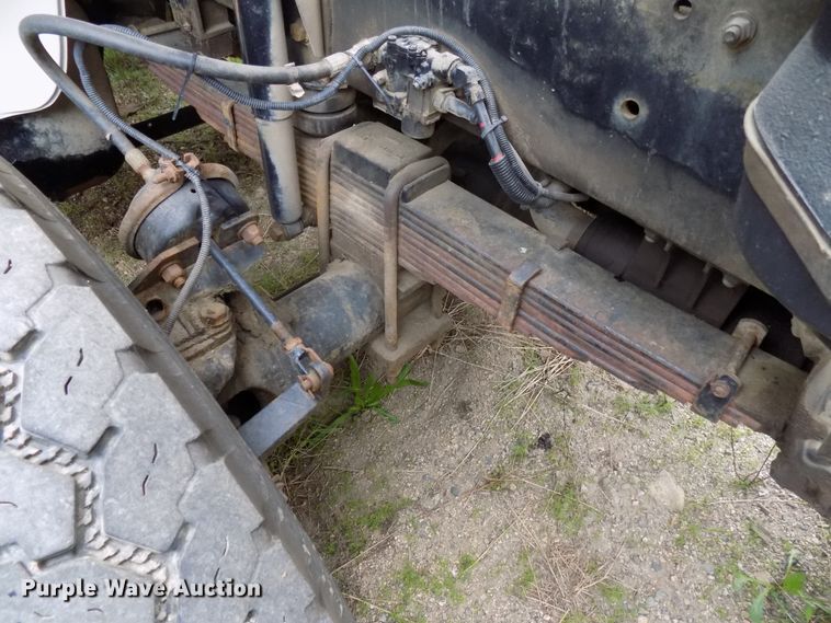 image for item DD6129 2001 Freightliner FL80  spreader truck