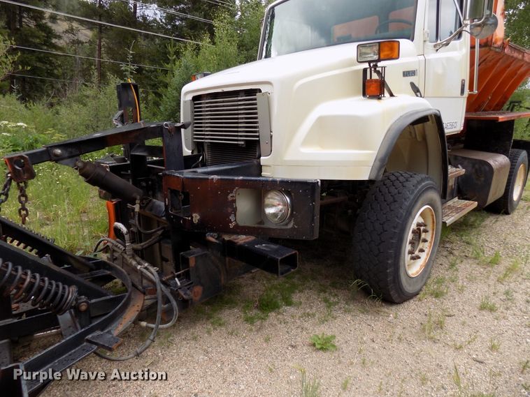 image for item DD6129 2001 Freightliner FL80  spreader truck