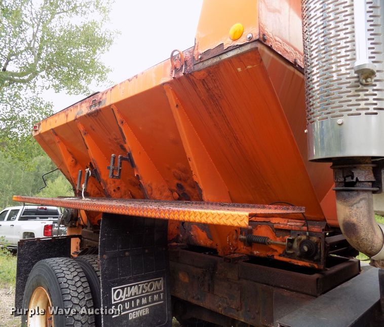 image for item DD6129 2001 Freightliner FL80  spreader truck