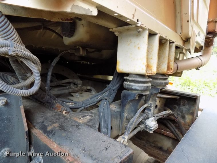 image for item DD6129 2001 Freightliner FL80  spreader truck