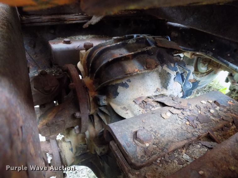 image for item DD6129 2001 Freightliner FL80  spreader truck