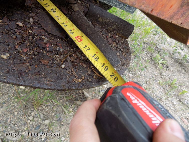 image for item DD6129 2001 Freightliner FL80  spreader truck