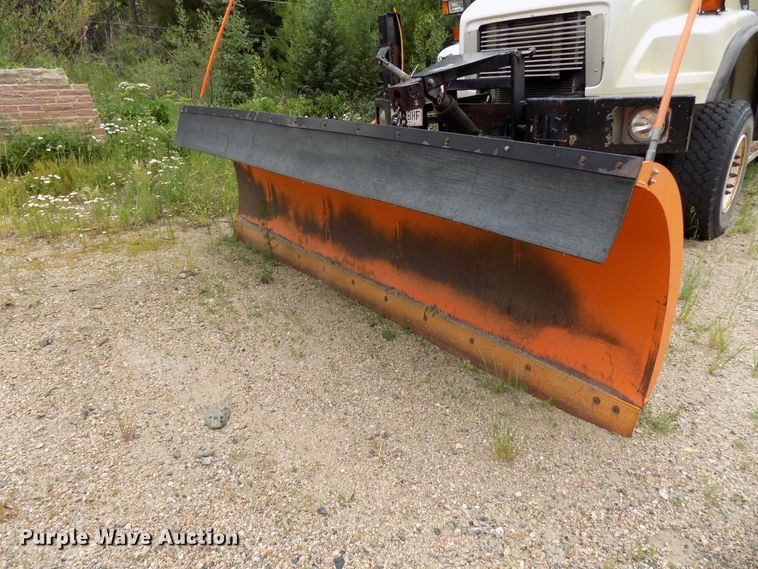 image for item DD6129 2001 Freightliner FL80  spreader truck