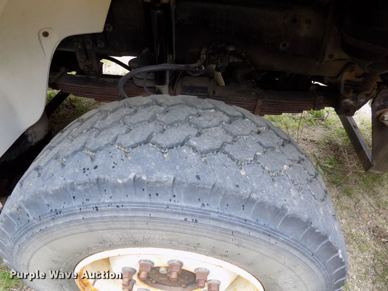 image for item DD6129 2001 Freightliner FL80  spreader truck