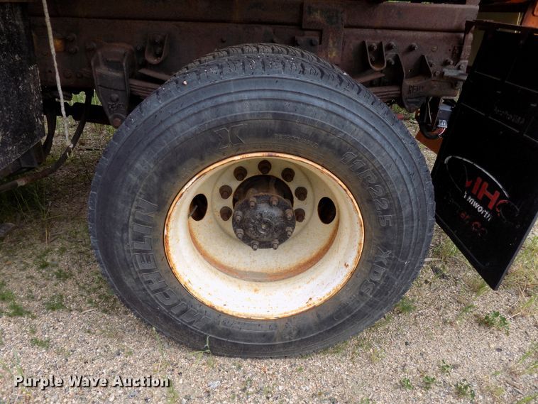 image for item DD6129 2001 Freightliner FL80  spreader truck