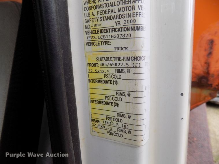 image for item DD6129 2001 Freightliner FL80  spreader truck