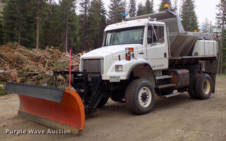 image for item DD6130 2001 Freightliner FL80  spreader truck