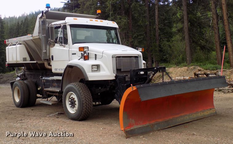 image for item DD6130 2001 Freightliner FL80  spreader truck