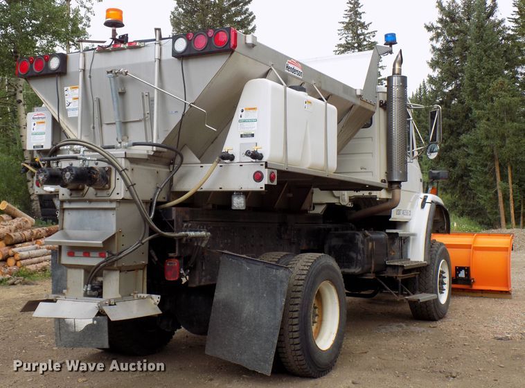 image for item DD6130 2001 Freightliner FL80  spreader truck