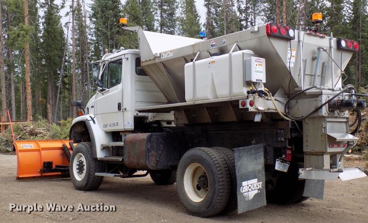 image for item DD6130 2001 Freightliner FL80  spreader truck