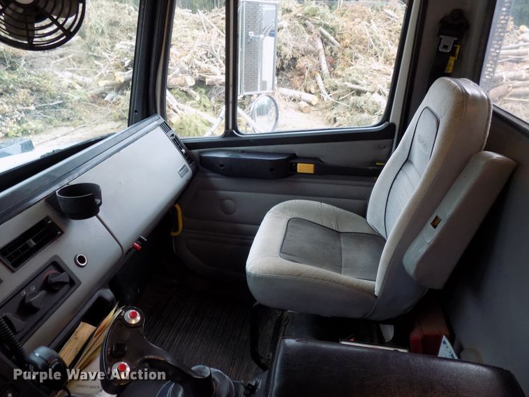 image for item DD6130 2001 Freightliner FL80  spreader truck