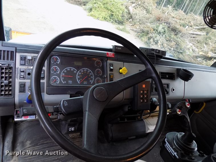 image for item DD6130 2001 Freightliner FL80  spreader truck