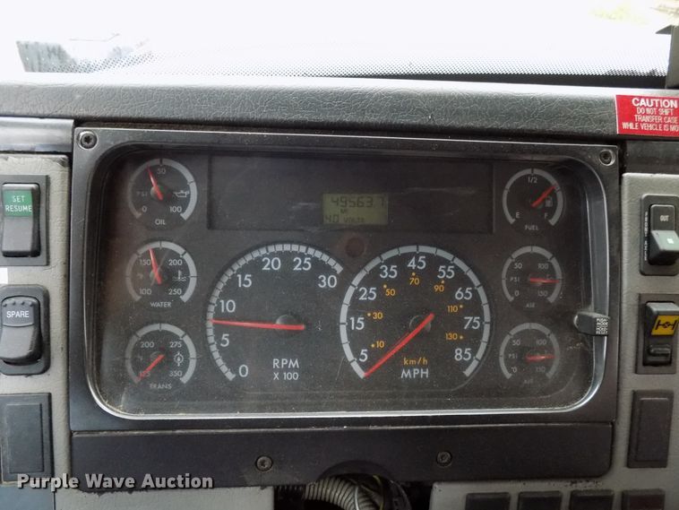 image for item DD6130 2001 Freightliner FL80  spreader truck