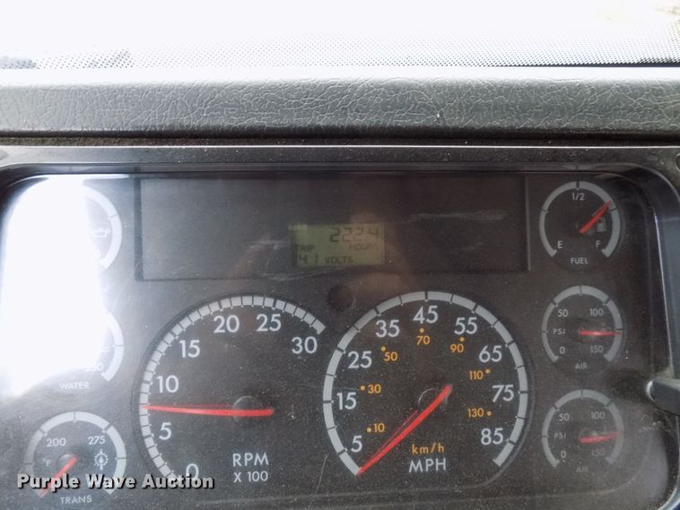 image for item DD6130 2001 Freightliner FL80  spreader truck