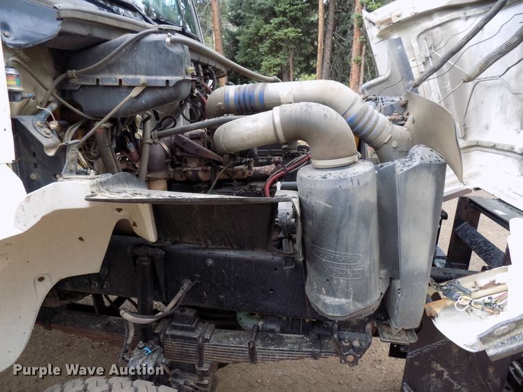 image for item DD6130 2001 Freightliner FL80  spreader truck