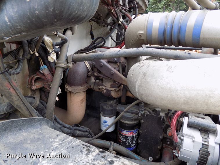 image for item DD6130 2001 Freightliner FL80  spreader truck