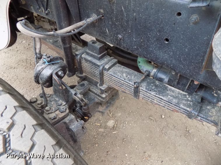 image for item DD6130 2001 Freightliner FL80  spreader truck