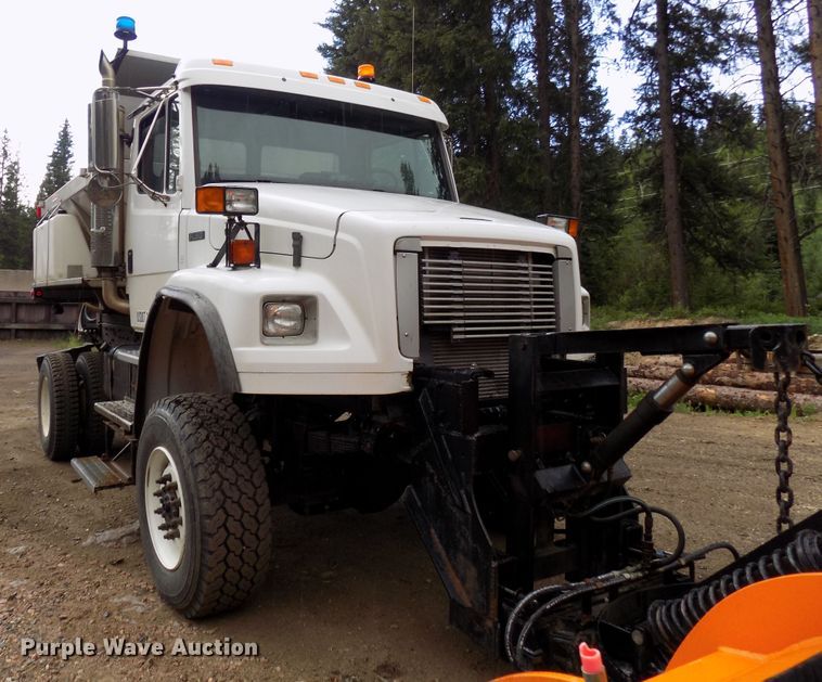 image for item DD6130 2001 Freightliner FL80  spreader truck