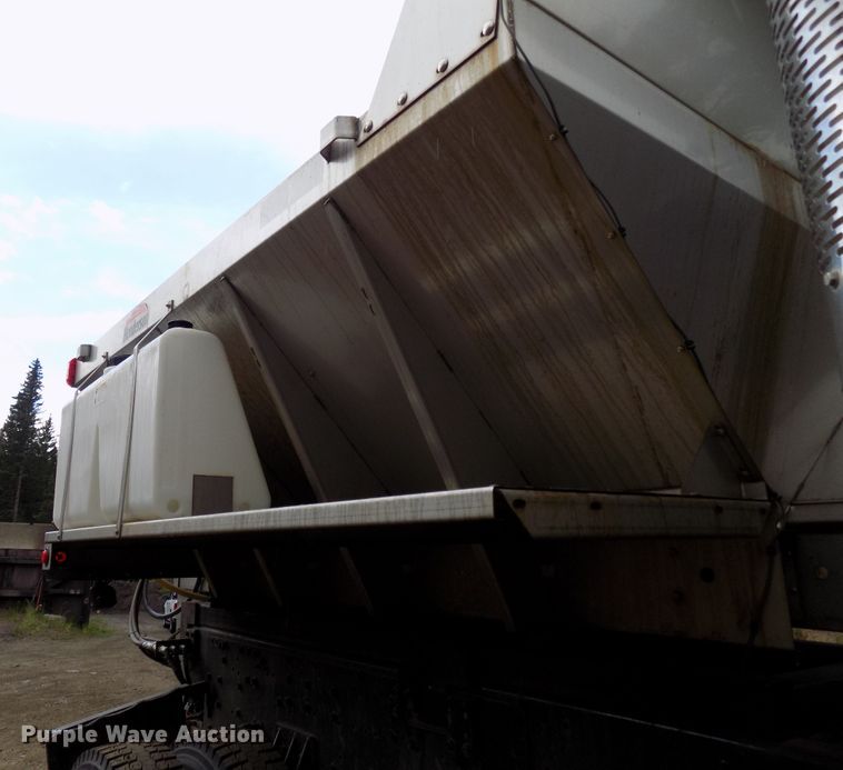 image for item DD6130 2001 Freightliner FL80  spreader truck