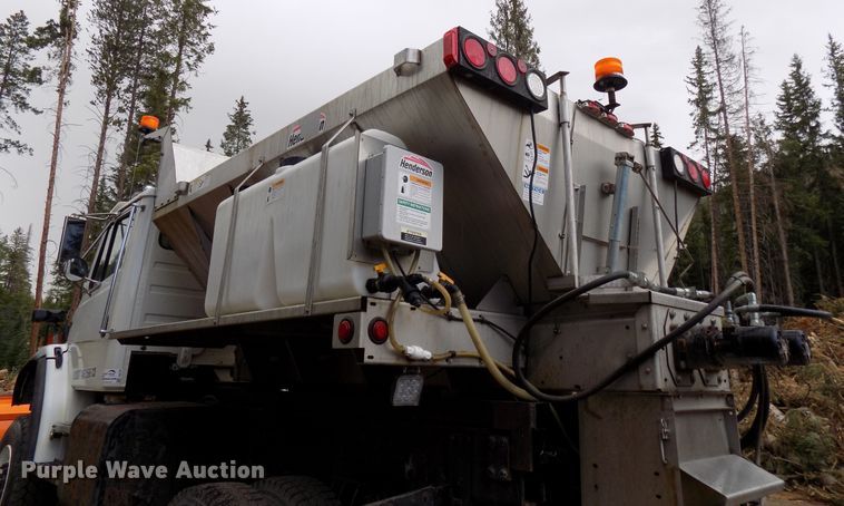 image for item DD6130 2001 Freightliner FL80  spreader truck