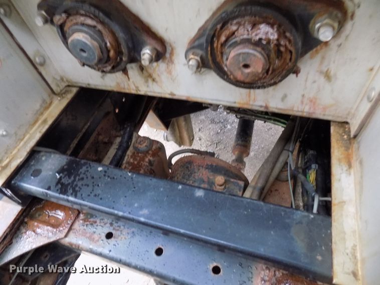 image for item DD6130 2001 Freightliner FL80  spreader truck