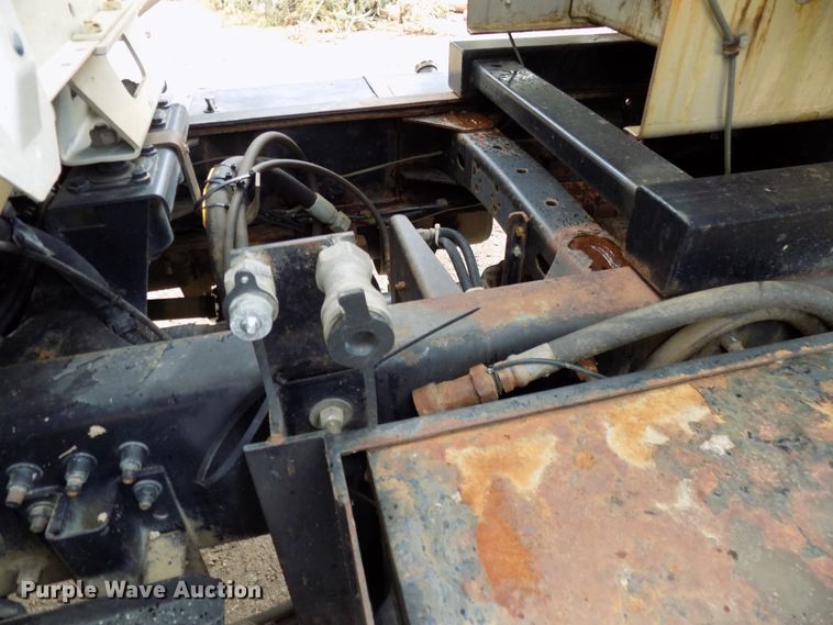 image for item DD6130 2001 Freightliner FL80  spreader truck