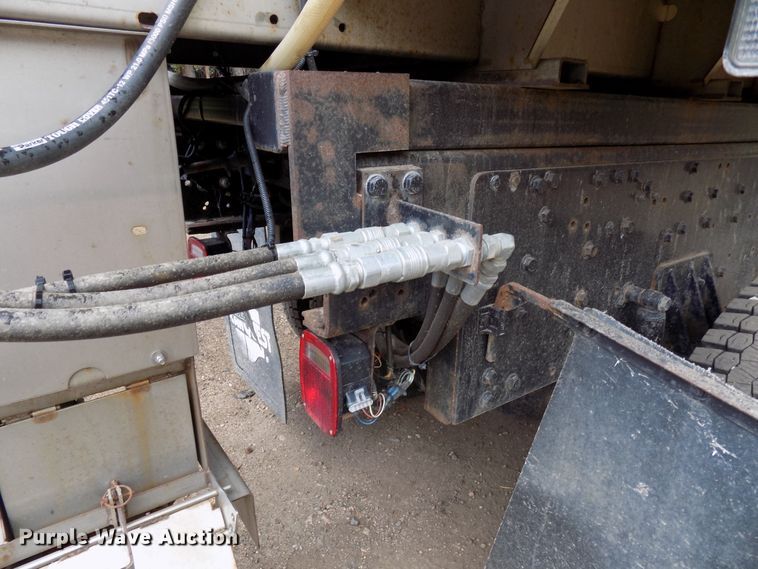 image for item DD6130 2001 Freightliner FL80  spreader truck