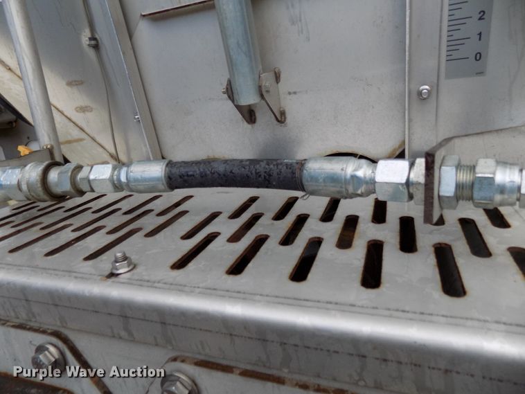 image for item DD6130 2001 Freightliner FL80  spreader truck