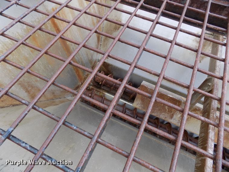 image for item DD6130 2001 Freightliner FL80  spreader truck