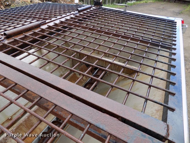 image for item DD6130 2001 Freightliner FL80  spreader truck