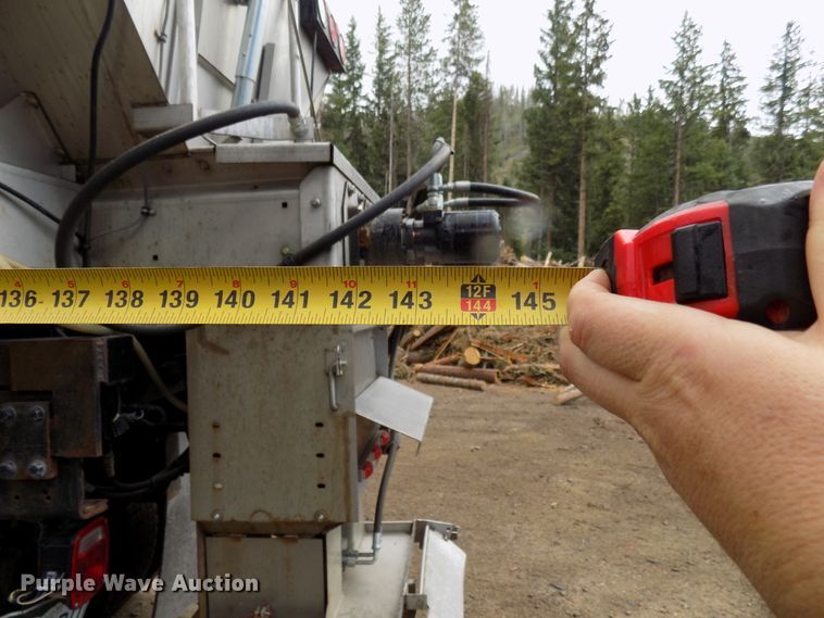 image for item DD6130 2001 Freightliner FL80  spreader truck