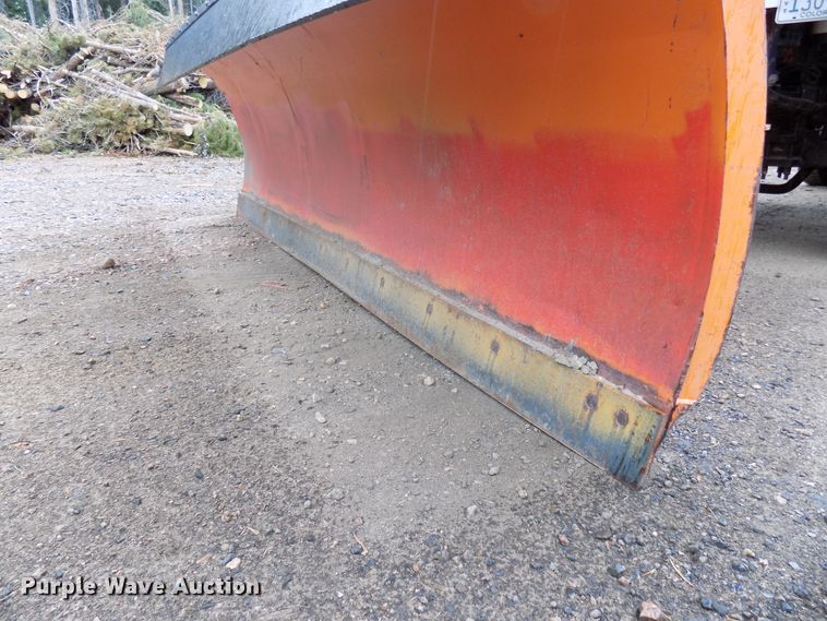 image for item DD6130 2001 Freightliner FL80  spreader truck