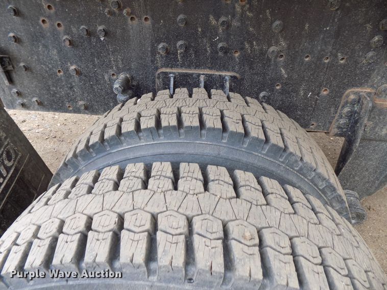 image for item DD6130 2001 Freightliner FL80  spreader truck