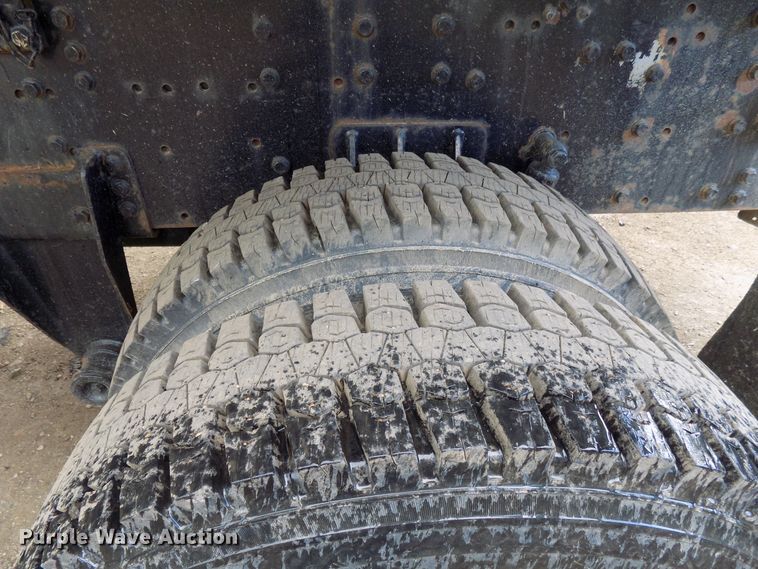 image for item DD6130 2001 Freightliner FL80  spreader truck