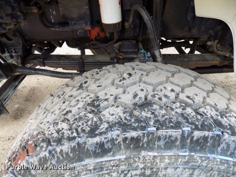 image for item DD6130 2001 Freightliner FL80  spreader truck