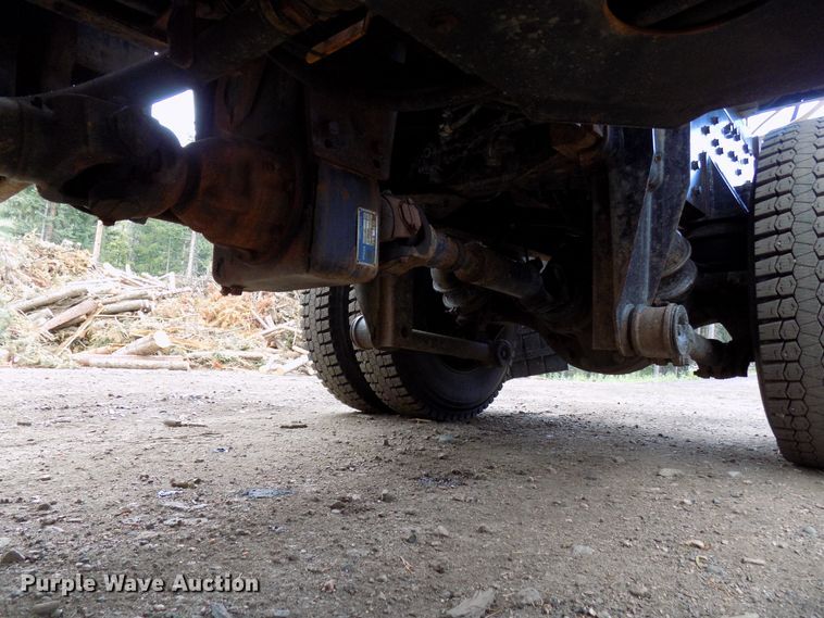 image for item DD6130 2001 Freightliner FL80  spreader truck