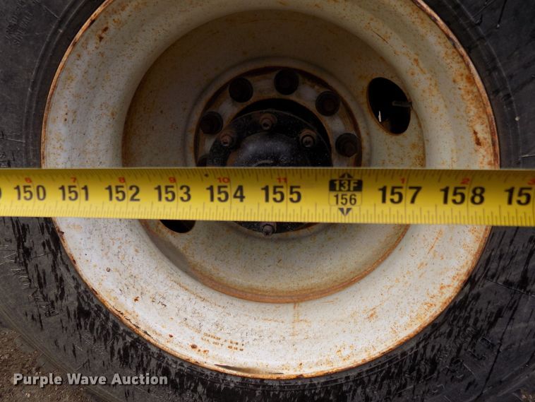 image for item DD6130 2001 Freightliner FL80  spreader truck