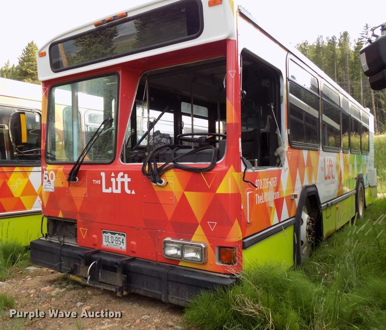 image for item DD6131 1999 Gillig C21A096N4  shuttle bus