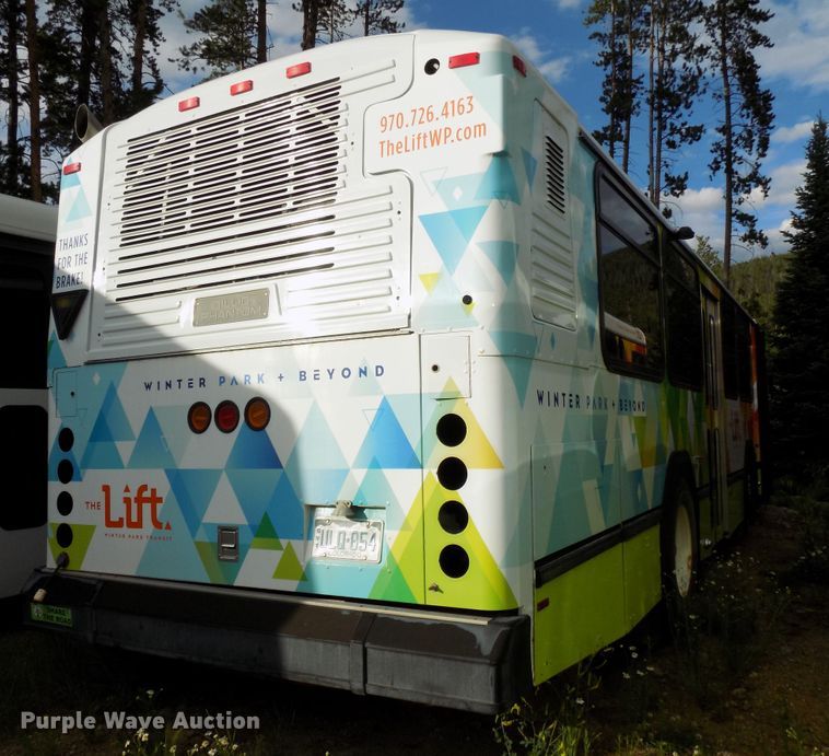 image for item DD6131 1999 Gillig C21A096N4  shuttle bus