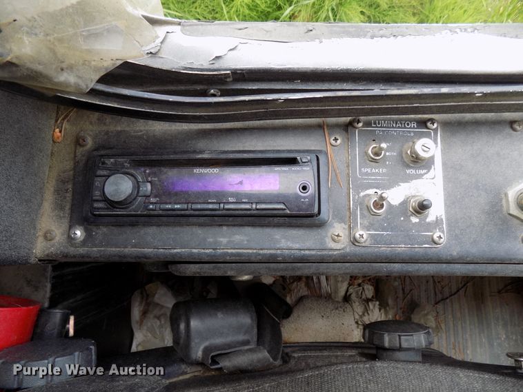 image for item DD6131 1999 Gillig C21A096N4  shuttle bus