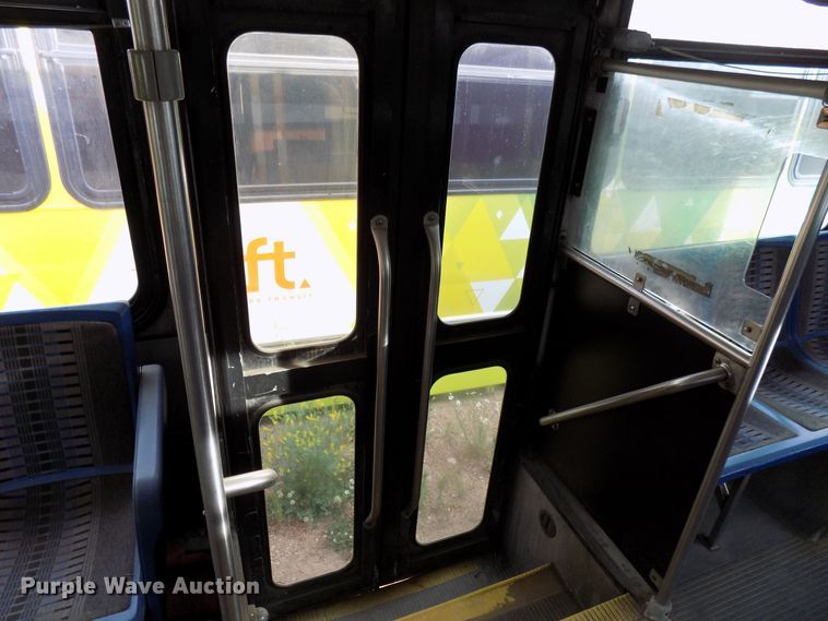 image for item DD6131 1999 Gillig C21A096N4  shuttle bus