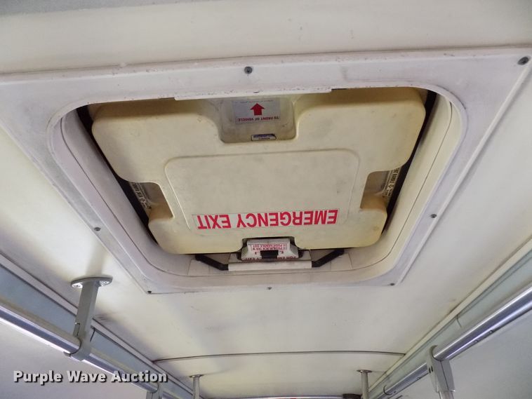 image for item DD6131 1999 Gillig C21A096N4  shuttle bus