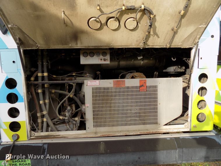 image for item DD6131 1999 Gillig C21A096N4  shuttle bus