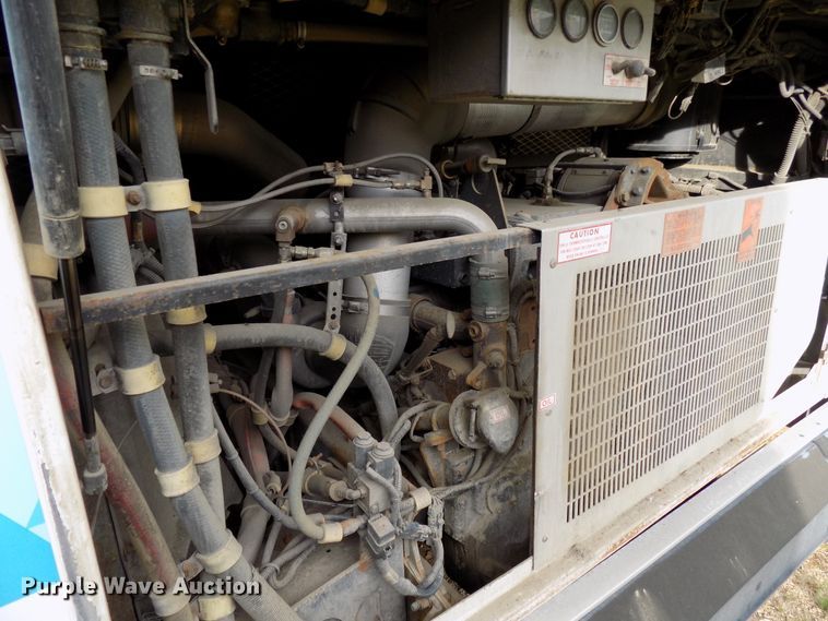 image for item DD6131 1999 Gillig C21A096N4  shuttle bus